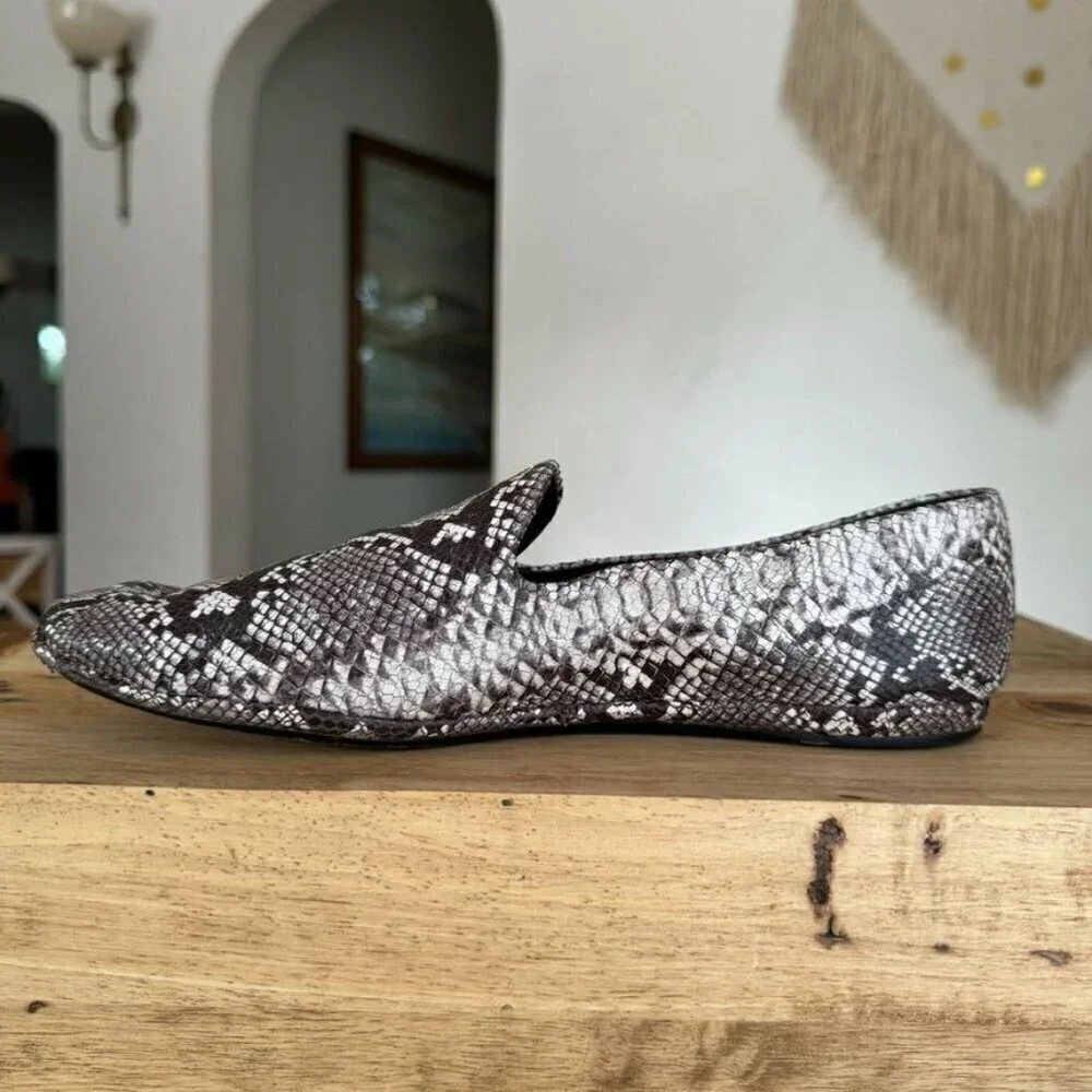 Vince Paz Venetian Grey Cream Genuine Snake Skin Leather Flat Loafers Size 8.5